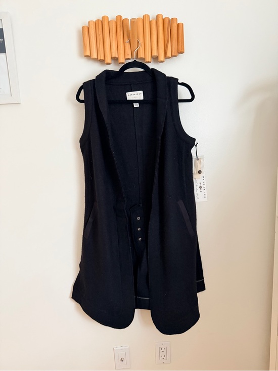 Anthropologie Sweaters - Anthropologie Marled Black Sleeveless Vest